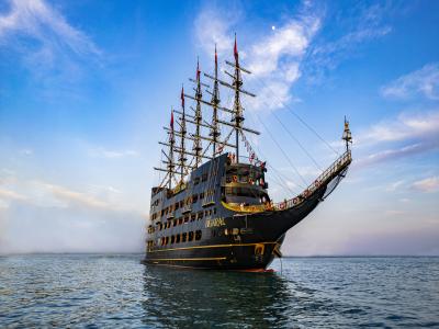 Alanya Legend Big Kral Pirate Boat Tour