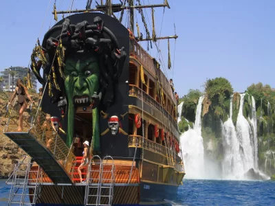 Karayip Korsan Tekne Turu