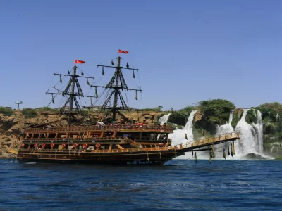 Karayip Korsan Tekne Turu